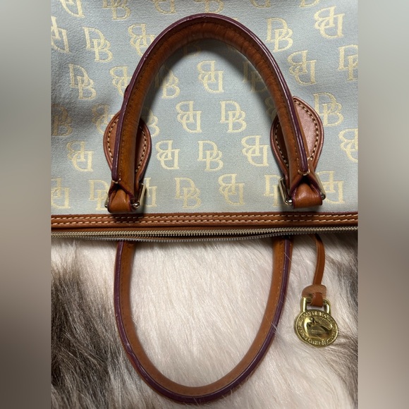 Dooney & Bourke Cream and Tan Logo Bag - Picture 11 of 13